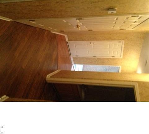 3rd image of 9481 Lakeside Dr