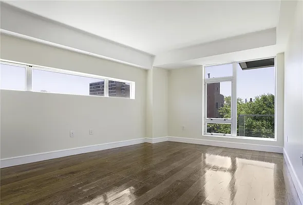 Rented by Space Marketing Shop | media 10