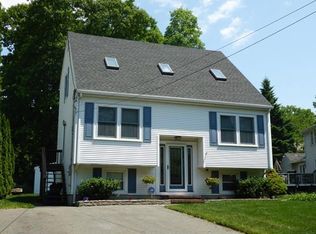 4 Fisher Ave, Swampscott, MA 01907