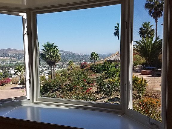 Double Paned 3 Panel Bay Window