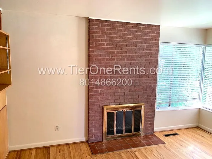 3 bed, 1.5 bath, 1300 sqft, $1,795 — Photo 4