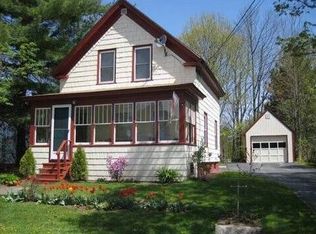 15 Edgewood St, Waterville, ME 04901