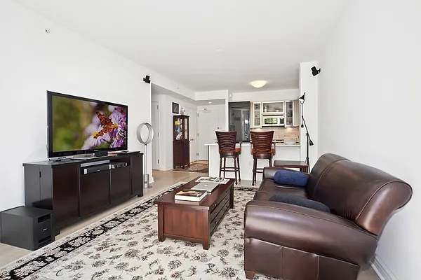 Sold by Nest Seekers International | media 1