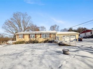 10 Grant Dr, Northford, CT 06472
