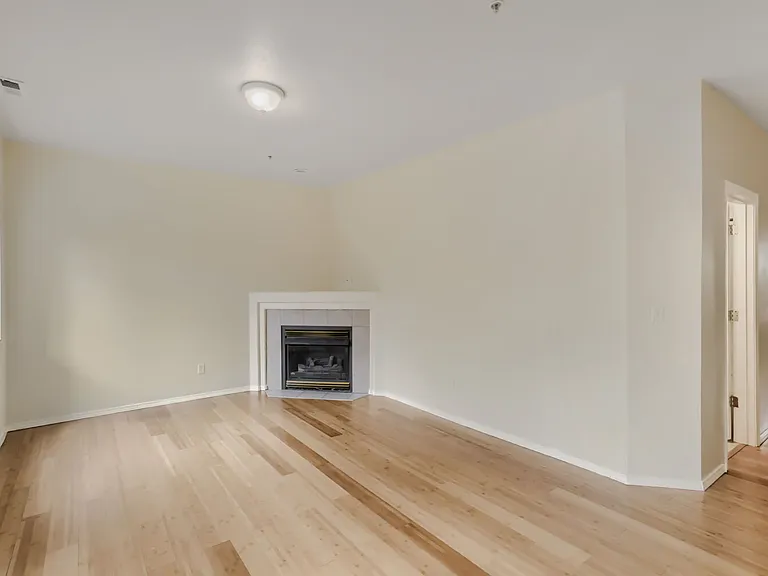 5264 NE 121st St #301 — Photo 13