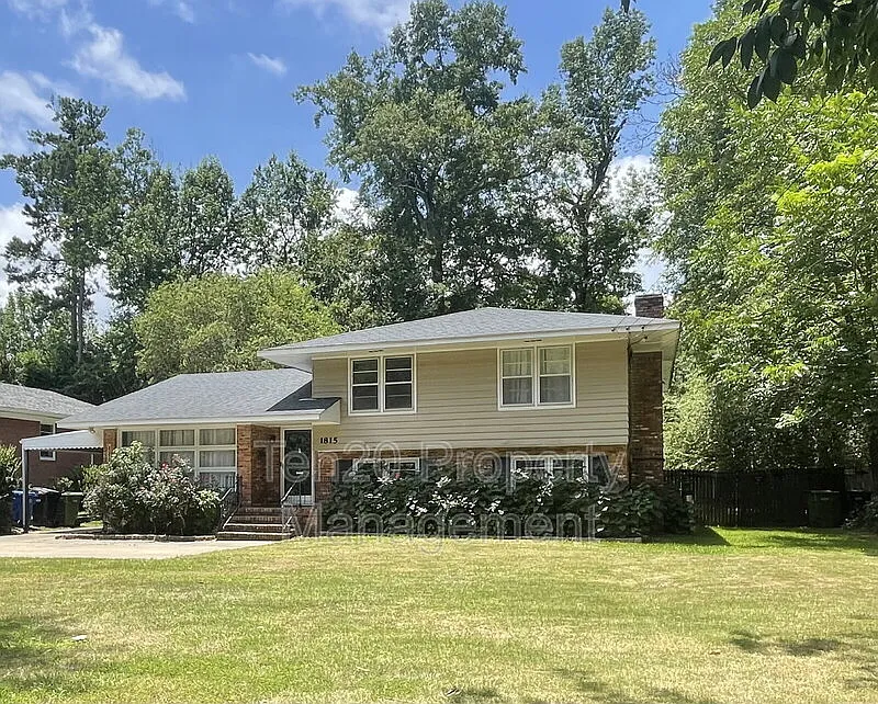 4 bed, 2.0 bath, 2539 sqft, $1,950 — Photo 2