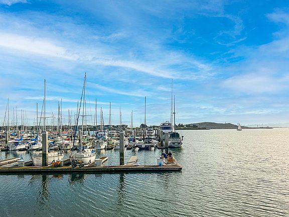 2nd image of 221 Schooner Ct