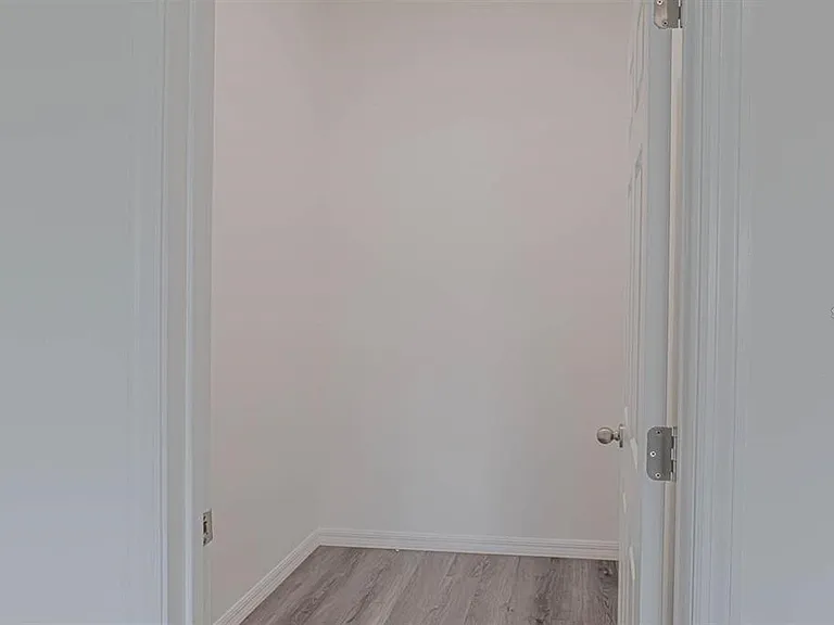 561 Wildmer Rd SW — Photo 16