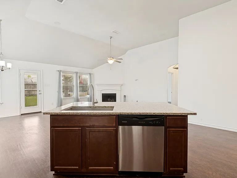 309 Acadia Ln — Photo 10