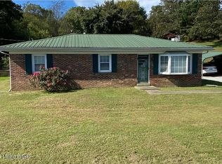 6060 Highway 52, Loretto, KY 40037