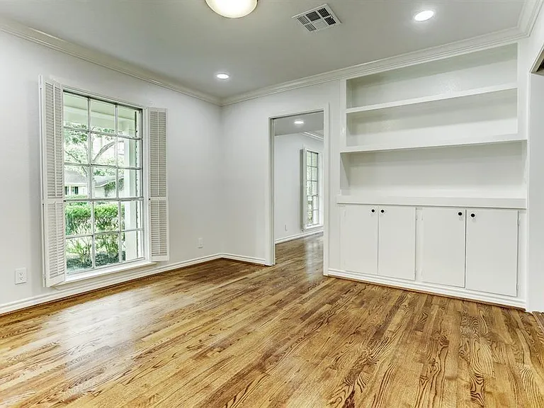 5429 Lincrest Ln — Photo 5
