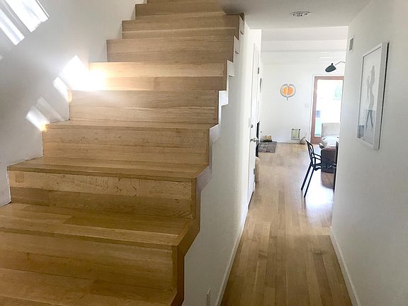 5th image of 834 Bay St APT 5