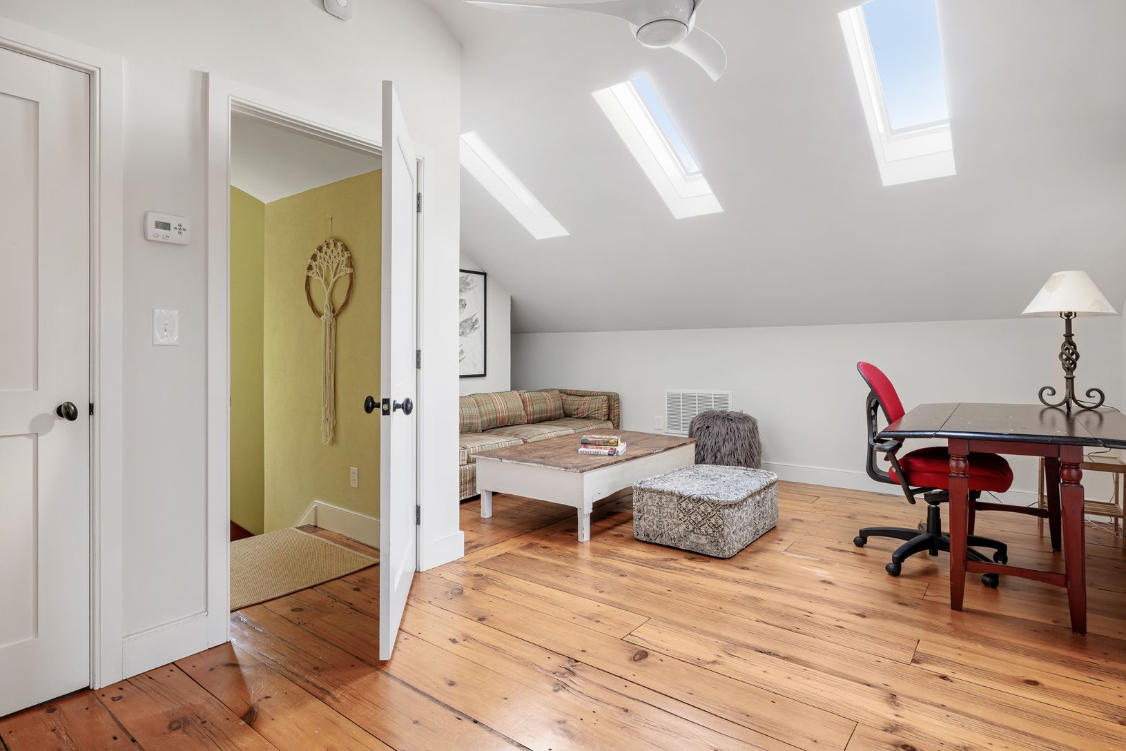  Sitting room accessed by 2nd staircase