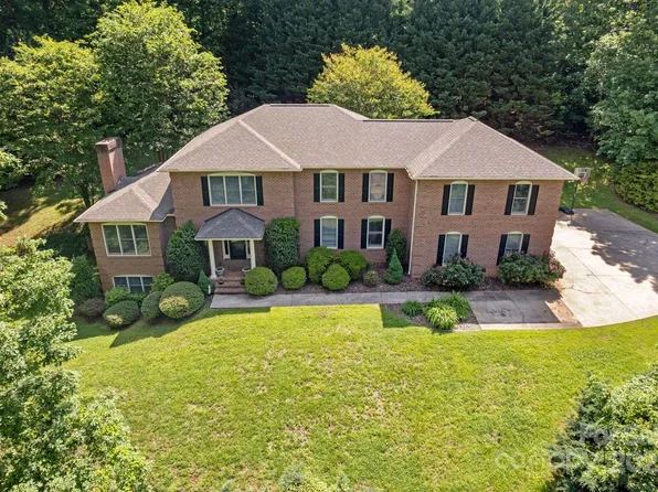 104 Belvedere Dr, Morganton, NC 28655