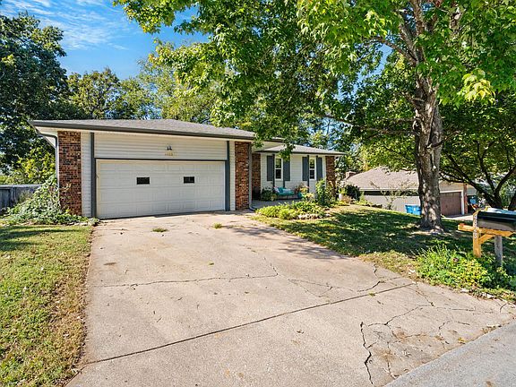 2nd image of 4823 S Louise Road