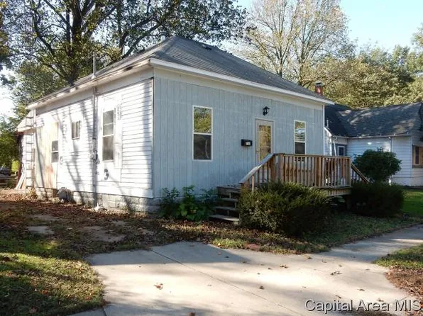 712 E Ash St, Taylorville, IL 62568