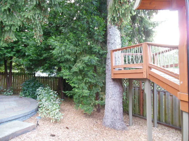 1119 Oak St — Photo 24