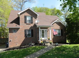 325 Brook Mead Dr, Clarksville, TN 37042