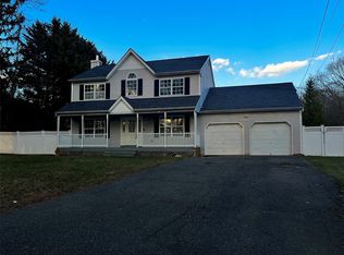 283 Blue Point Rd, Farmingville, NY 11738