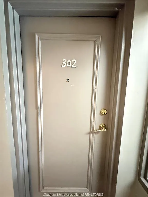 2 bed, 1.0 bath, $1,650 — Photo 2