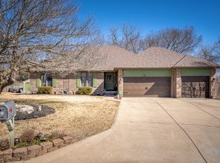3311 W Beechwood Ct, Springfield, MO 65807