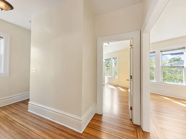 227 Chenery St — Photo 3