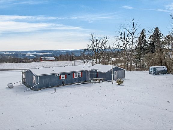 5th image of 3388 Armstrong Rd