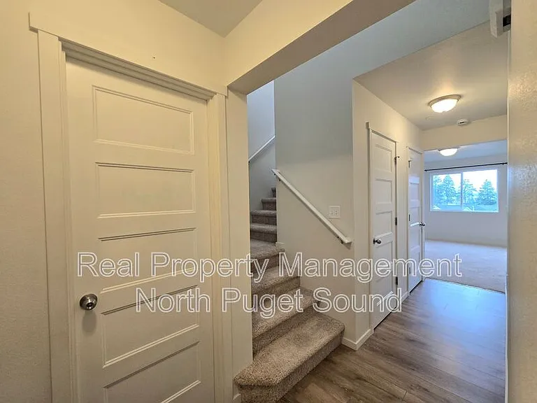 4306 68th Dr NE — Photo 3
