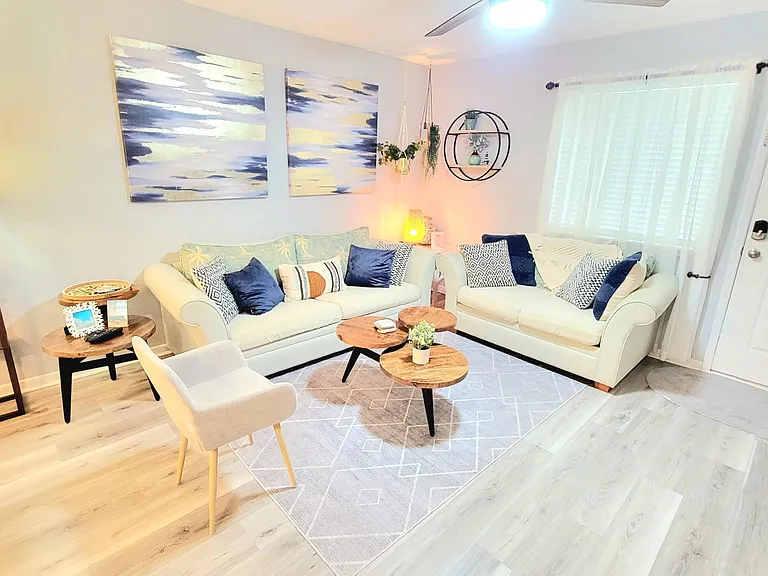 626 Laurel Ct — Photo 7