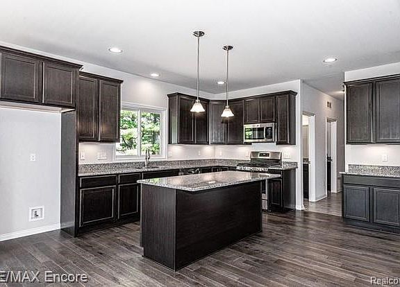 2nd image of LOT 28 Stonewall E
