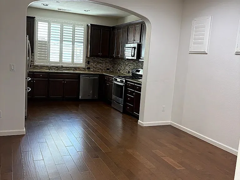1016 Applewood Drive — Photo 4