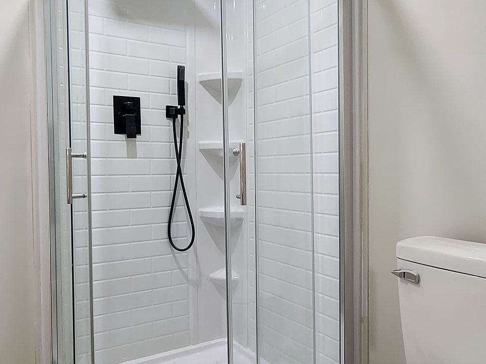 Shower/ Toilet