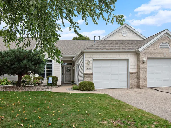 3311 Town Crossing Dr SW, Grandville, MI 49418