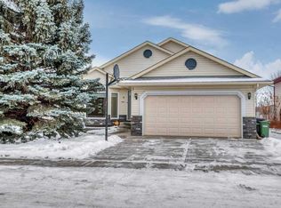 5 N Strathmore Lakes Cres, Strathmore, AB T1P 1L7