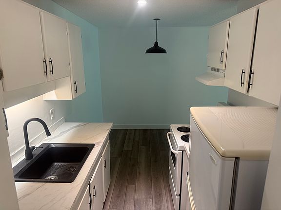 3rd image of 122 E 18th St #307