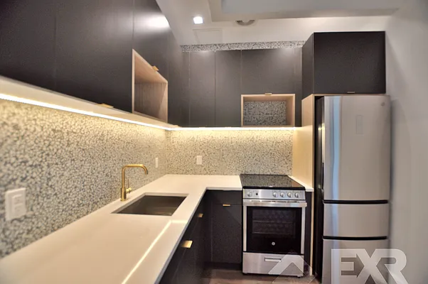 Rented by EXR | media 2