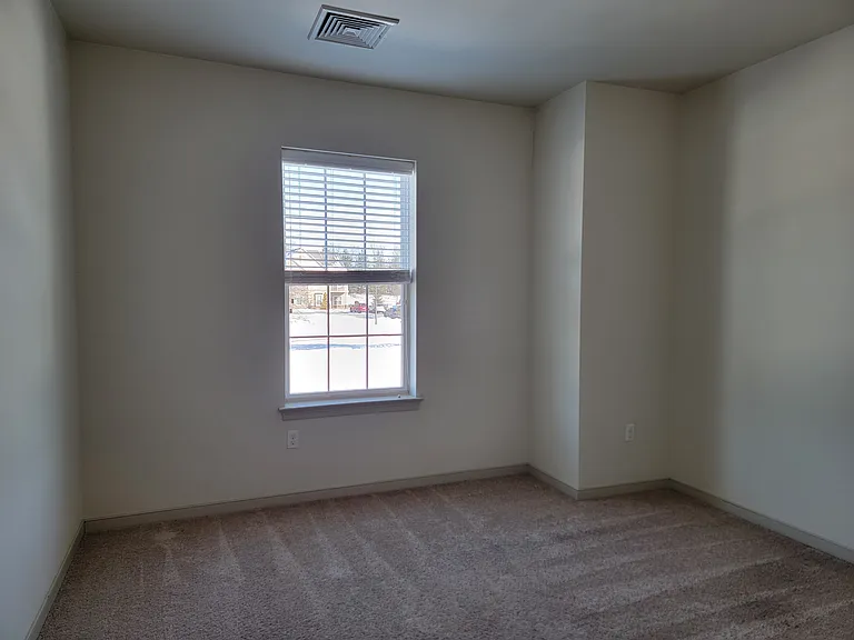 1968 Shady Oak Dr — Photo 14