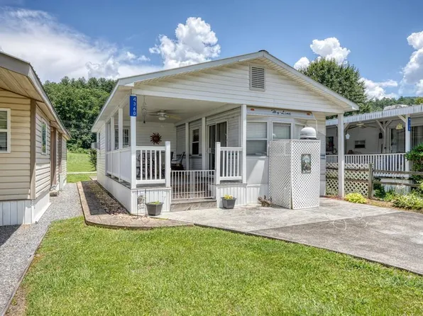 4360 Riverbank Run, Hiawassee, GA 30546