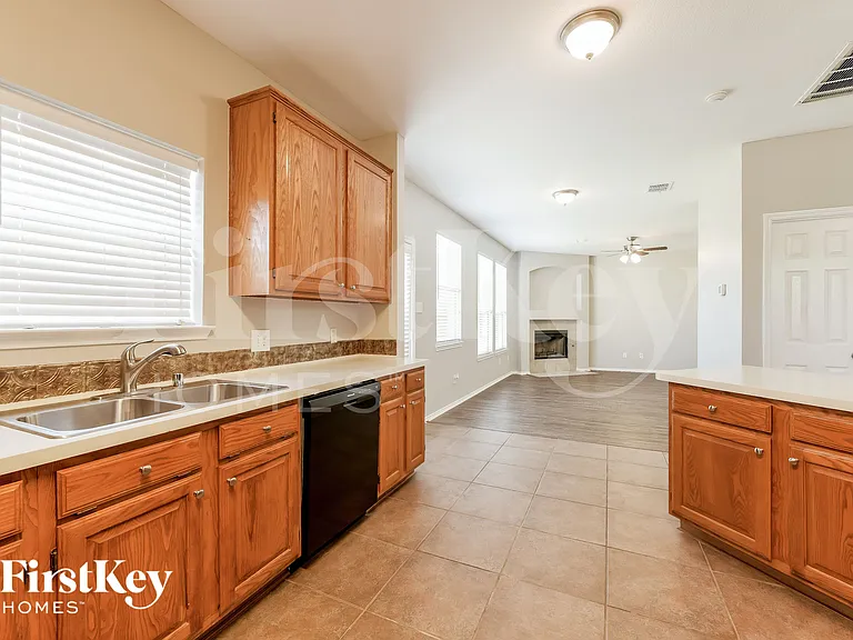 1412 Pine Ridge Rd — Photo 9