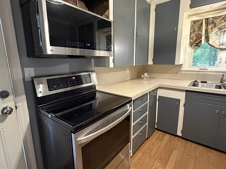 1339 Adams St — Photo 3
