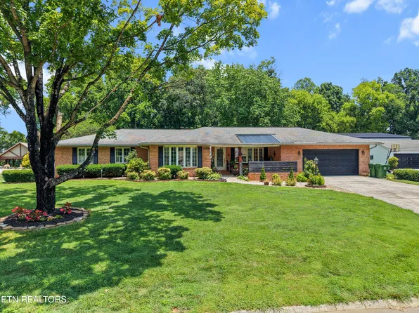 2313 Chesterfield Dr, Maryville, TN 37803