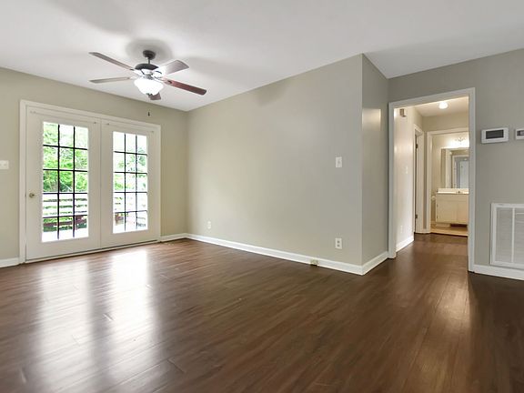 5th image of 910 Ryan Dr