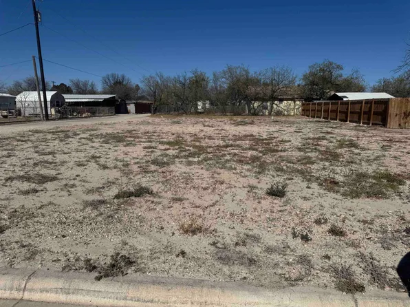 603 W 4th St #A, Del Rio, TX 78840