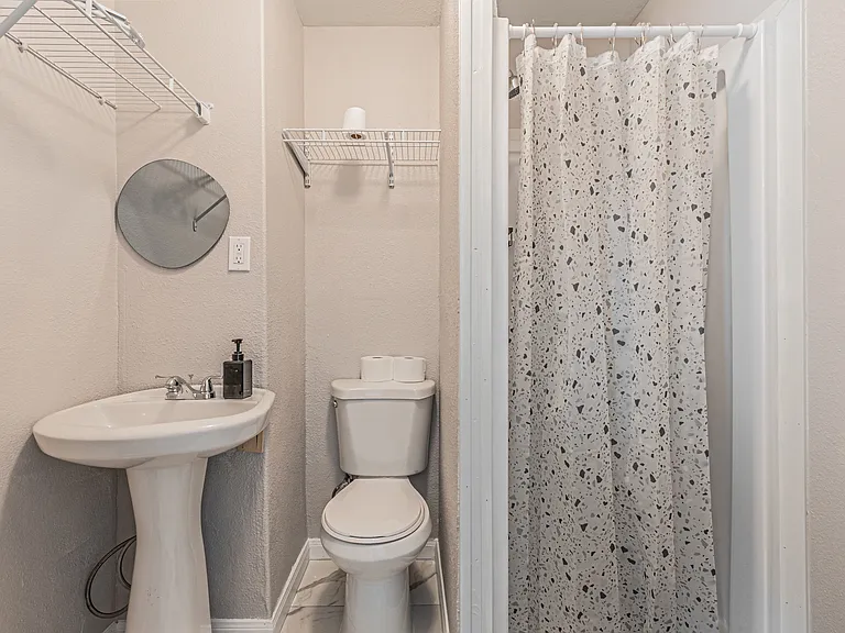 1313 Briercrest Dr — Photo 40