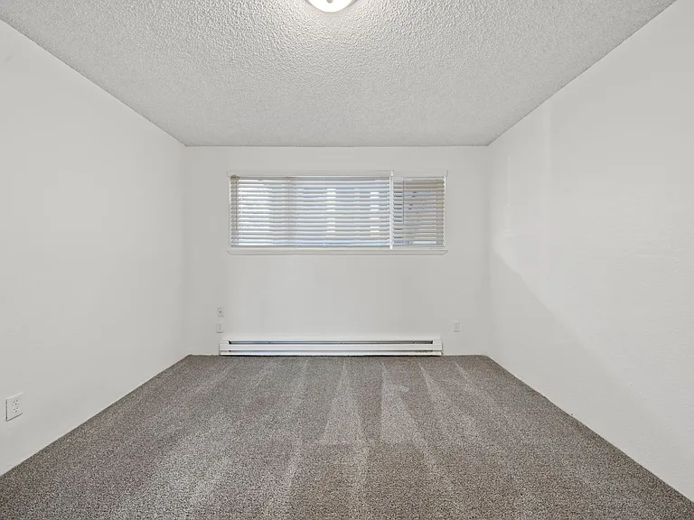 Park Ridge Apartments — Photo 71