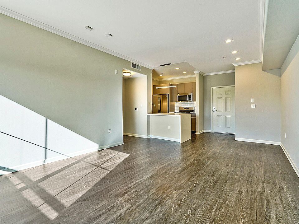 1st image of 667 S Detroit St APT 208