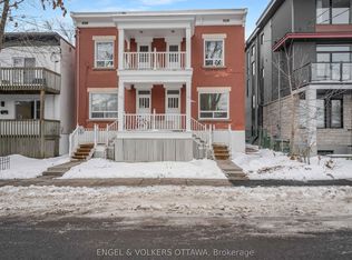 170 Ivy Cres #2, Ottawa, ON K1M 1X6