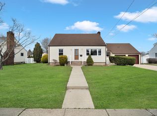 77 Spencer Street, Farmingdale, NY 11735