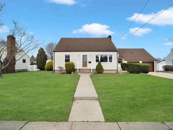 77 Spencer Street, Farmingdale, NY 11735