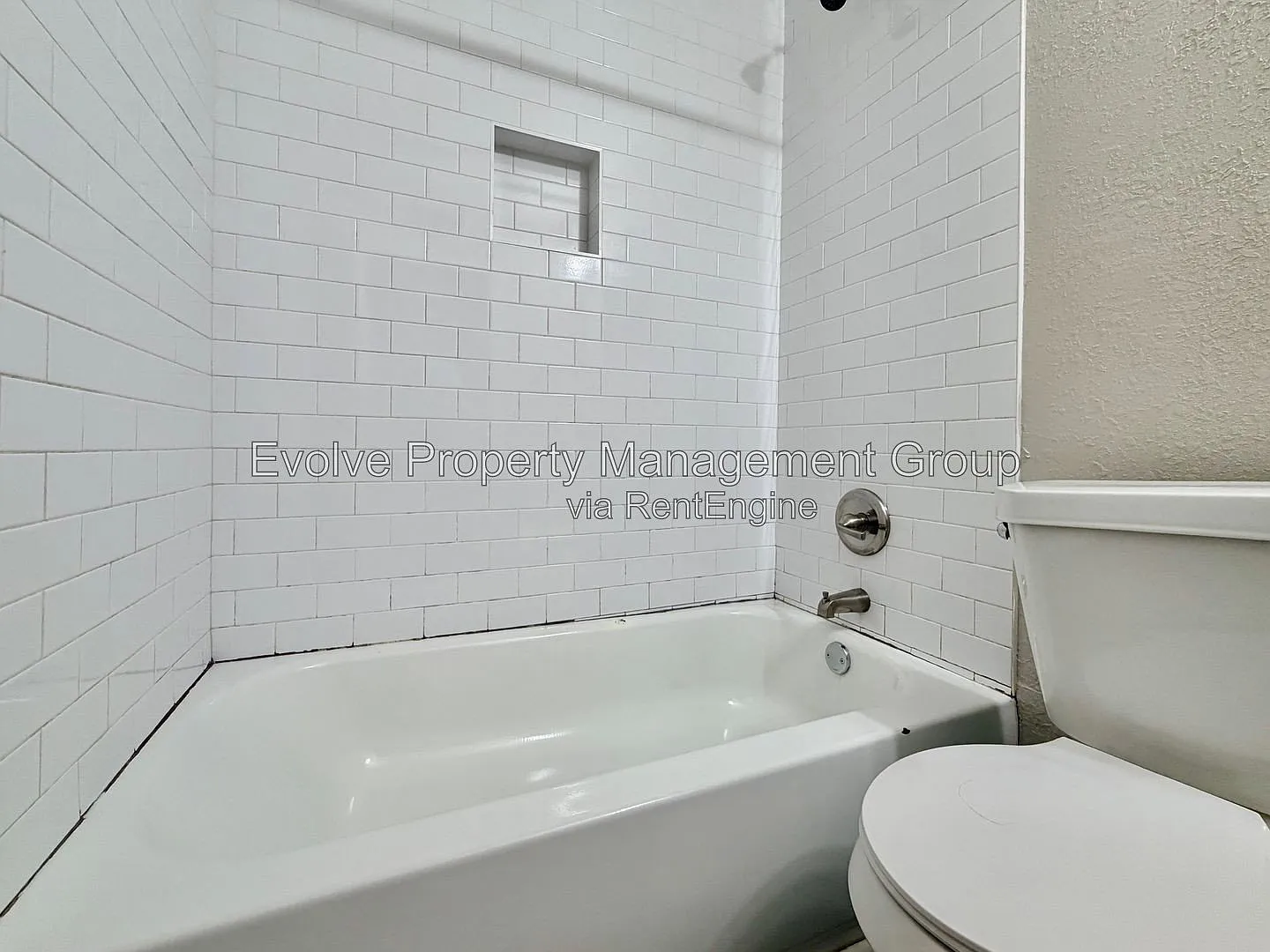 3 bed, 1.0 bath, 1000 sqft, $1,399 — Photo 4